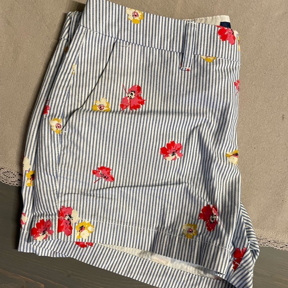 Old Navy Shorts - Picture 3 of 5